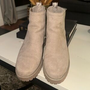 Universal Thread Ankle Boots 8.5 Tan
